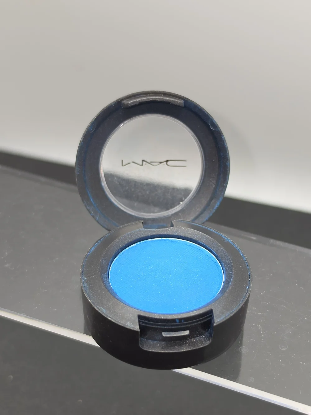 DISCONTINUED MAC EYESHADOW - 